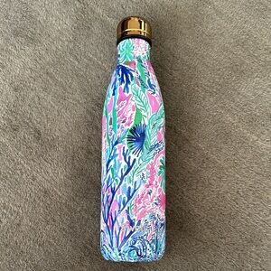Lilly Pulitzer Swell Insulated Water Bottle with Gold Cap